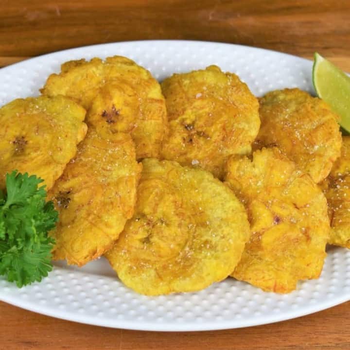 Tostones (Fried Green Plantains) - Cook2eatwell