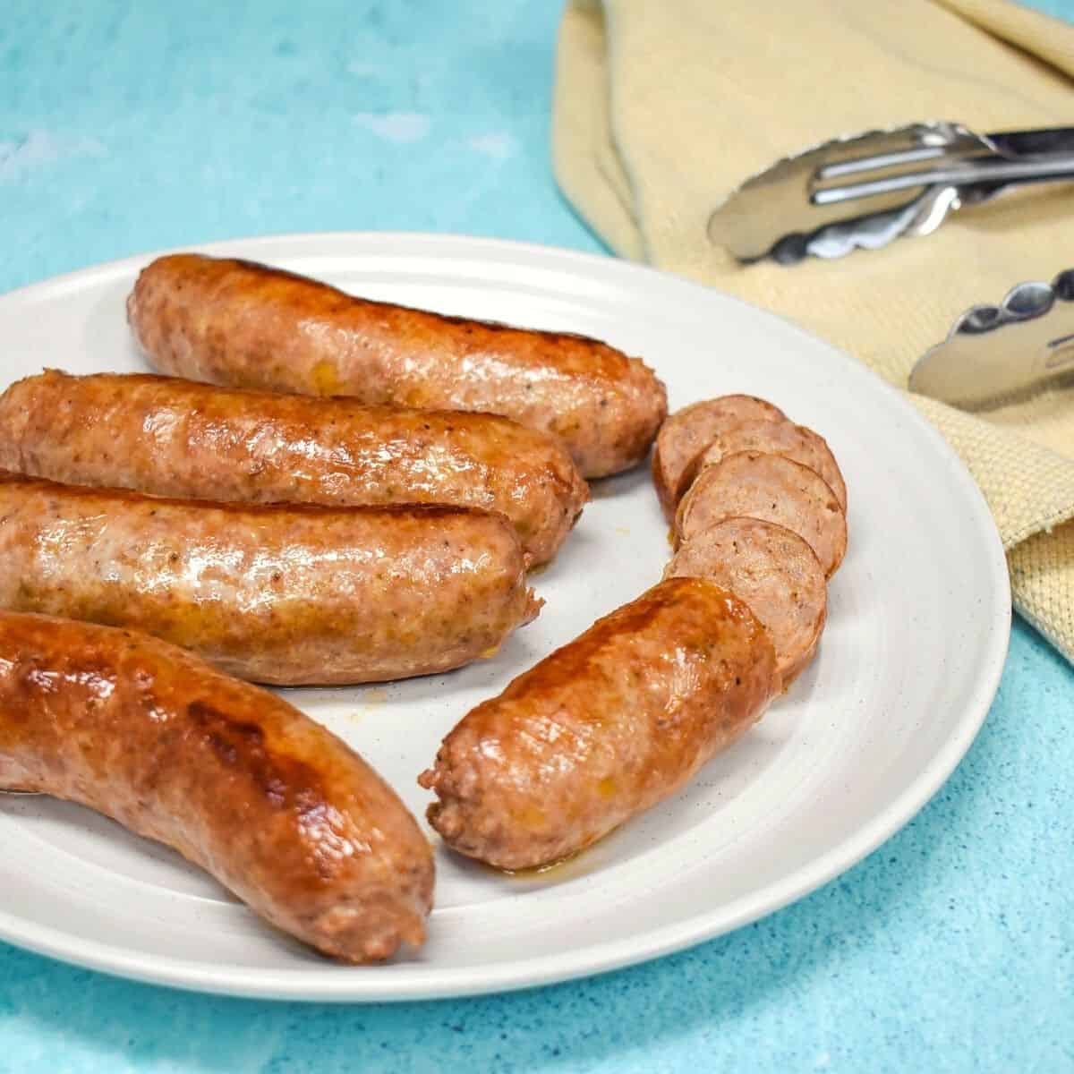 https://www.cook2eatwell.com/wp-content/uploads/2021/08/skillet-italian-sausage-image-2a.jpg
